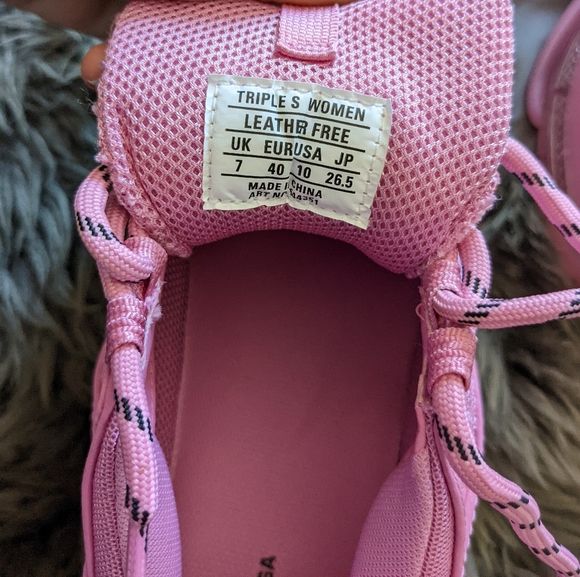 Balenciaga Triple S Sneakers. - Picture 9 of 10